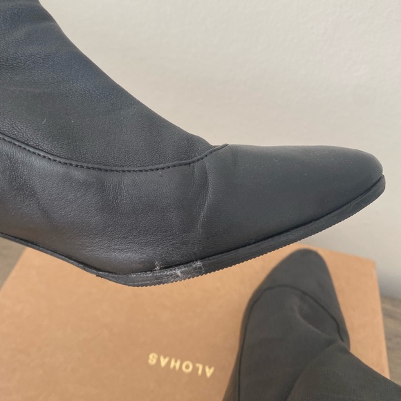 Tamara Mellon Caress boots. - Picture 8 of 9